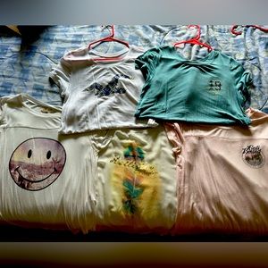 5 hollister tshirts